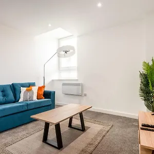 Lovely 1 Bedroom In Apartment